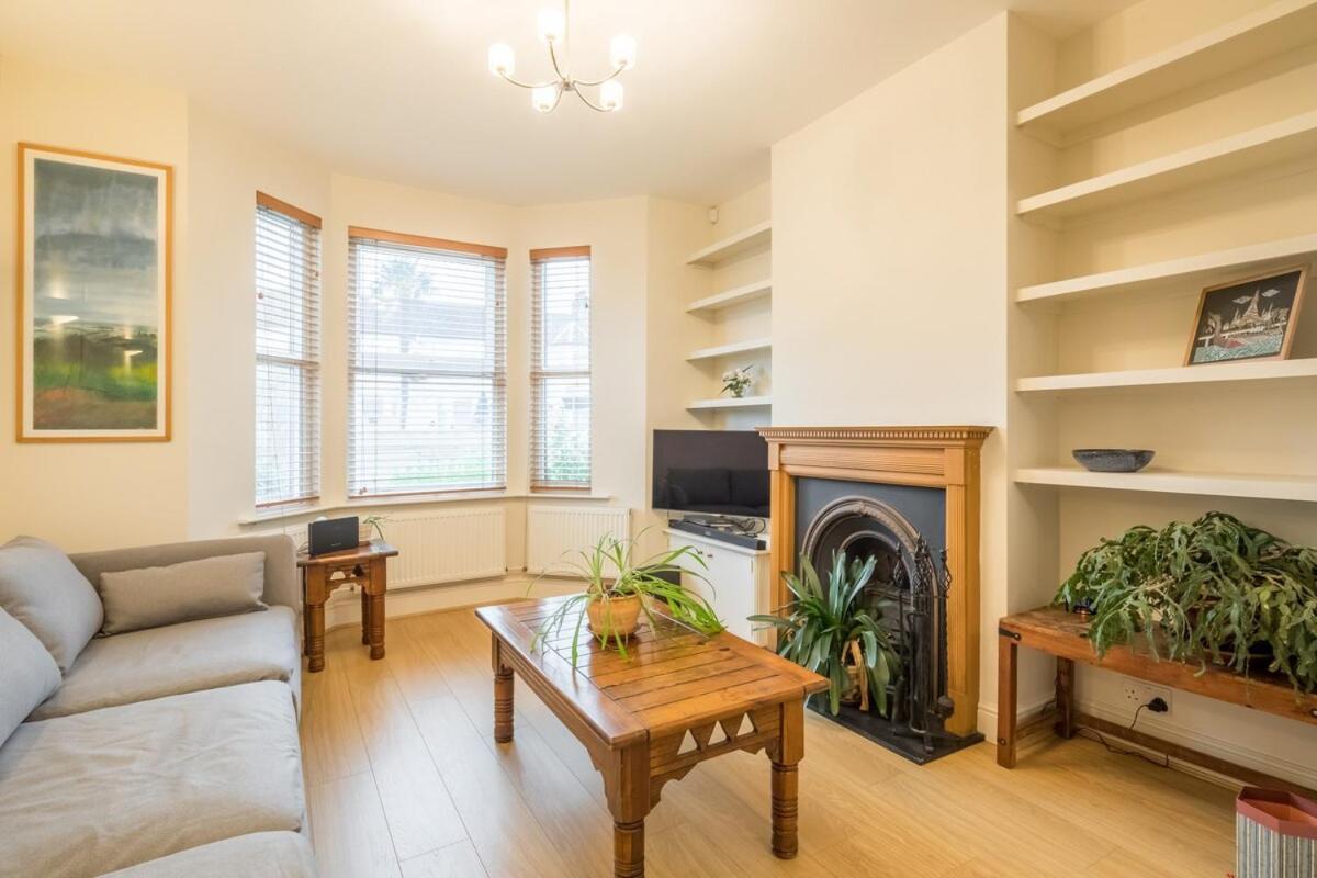 Large 4 Bedroom Home With Garden And Free Parking Cambridge  Exterior photo
