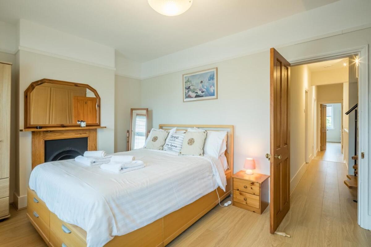 Large 4 Bedroom Home With Garden And Free Parking Cambridge  Exterior photo