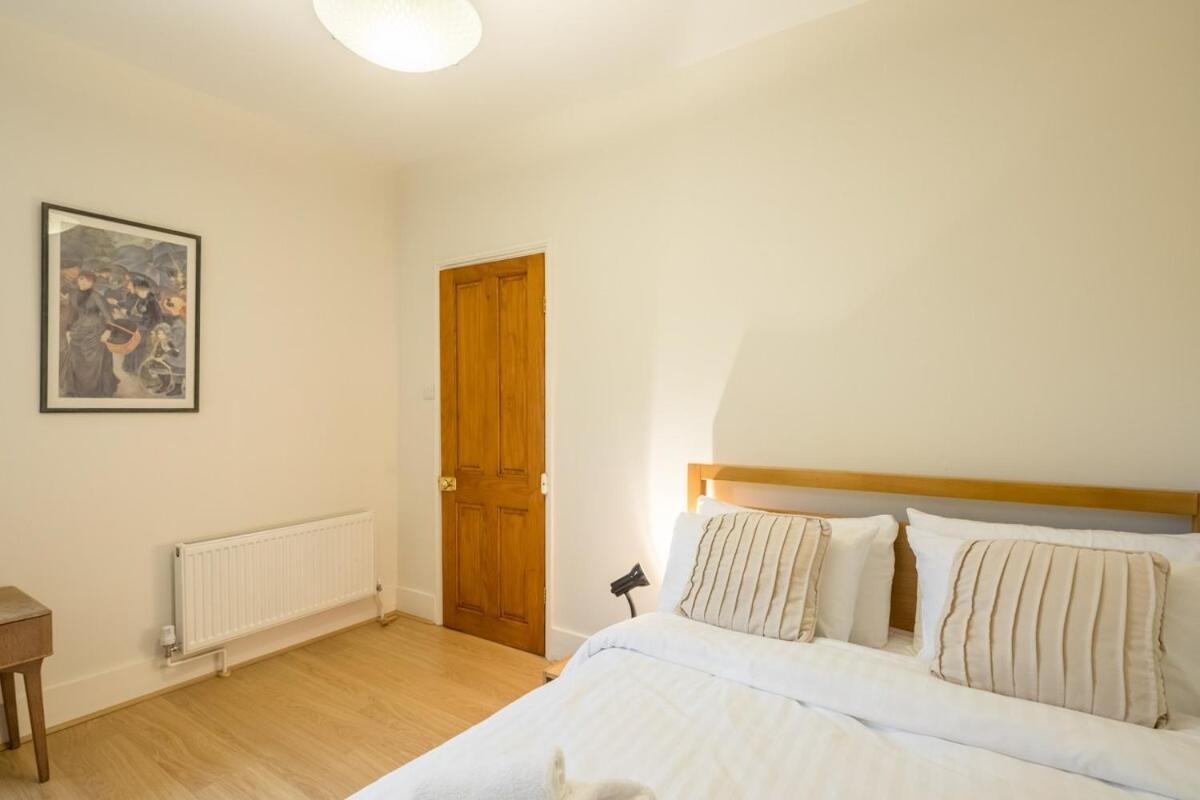 Large 4 Bedroom Home With Garden And Free Parking Cambridge  Exterior photo